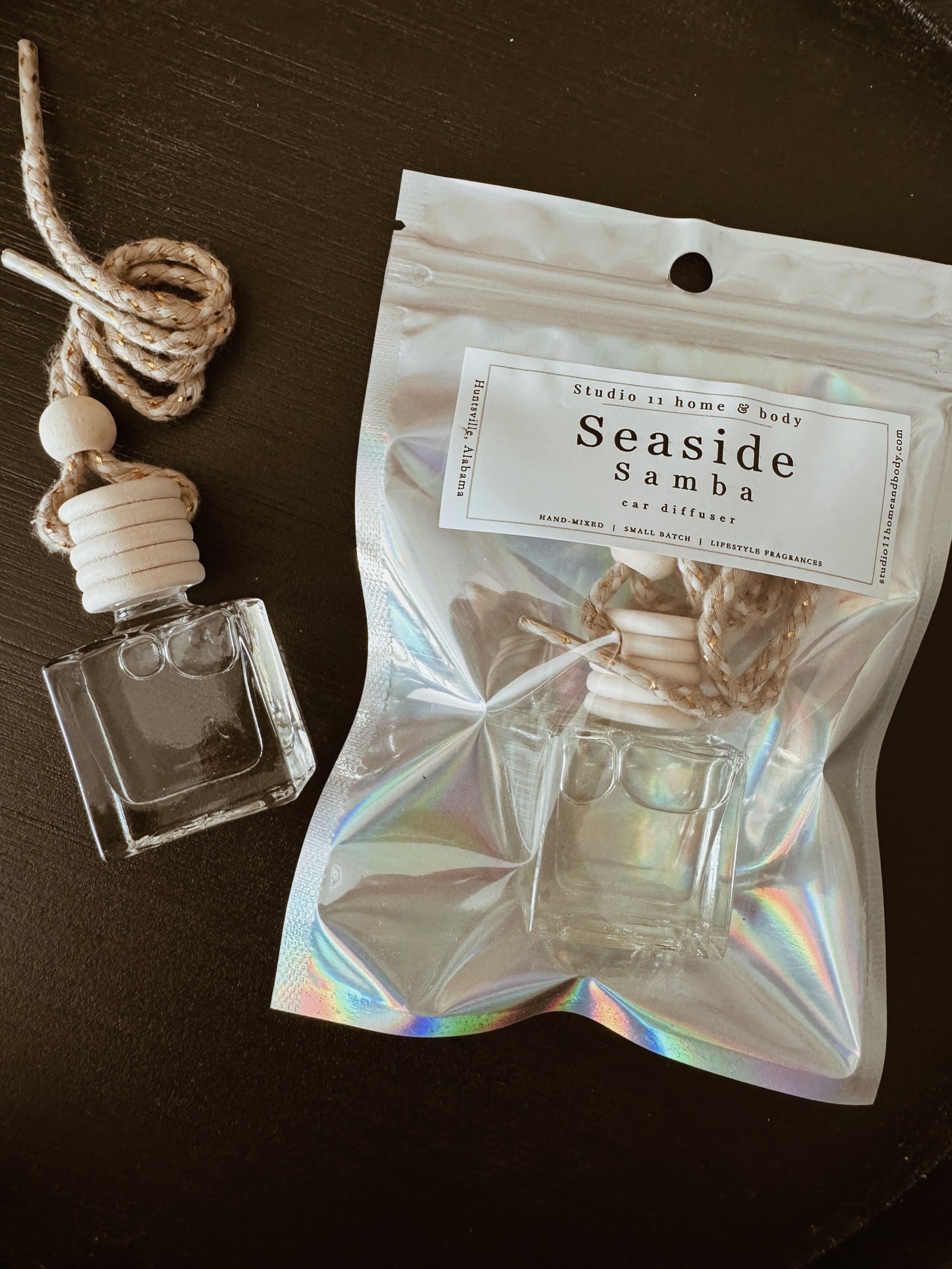 This refined scent opens with crisp ozone and bright citrus, drifting into soft jasmine and delicate florals, and settles into a smooth, comforting base of warm musk and gentle wood. The result is a beautifully balanced fragrance — fresh, clean, and softly elevated with just a hint of warmth.

Fragrance Notes:

Top: Ozone, Bright Citrus

Middle: Jasmine, Soft Florals

Base: Light Musk, Gentle Woods