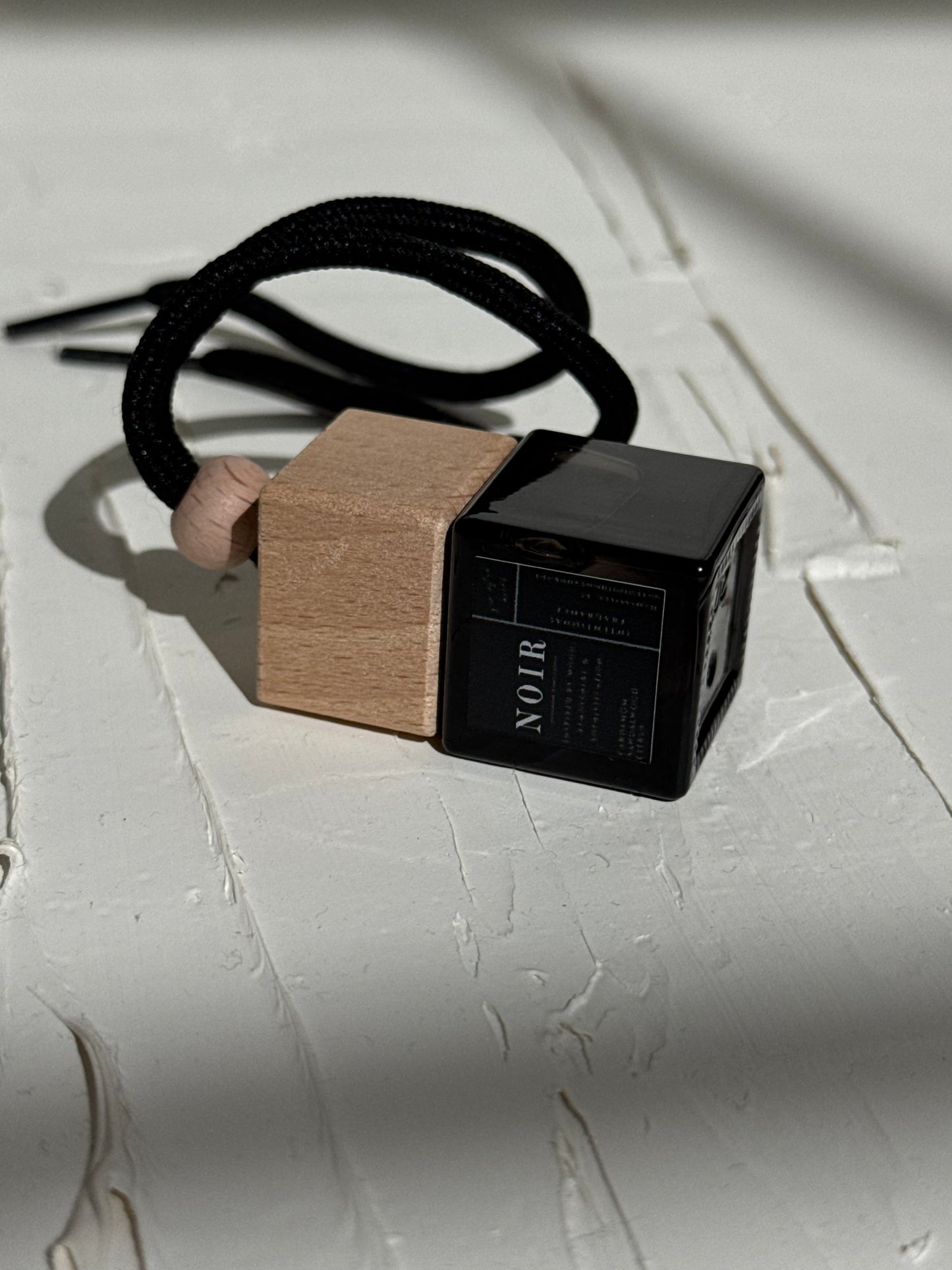 NOIR | car diffuser