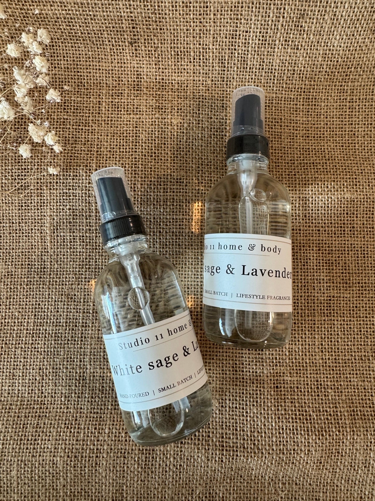 Fragrance Notes:

Top: Fresh Herbs, Soft Citrus

Middle: Lavender, White Sage

Base: Light Woods, Soft Musk